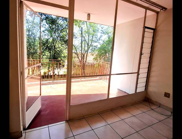 2 BEDROOM APARTMENT FOR SALE IN KENSINGTON B